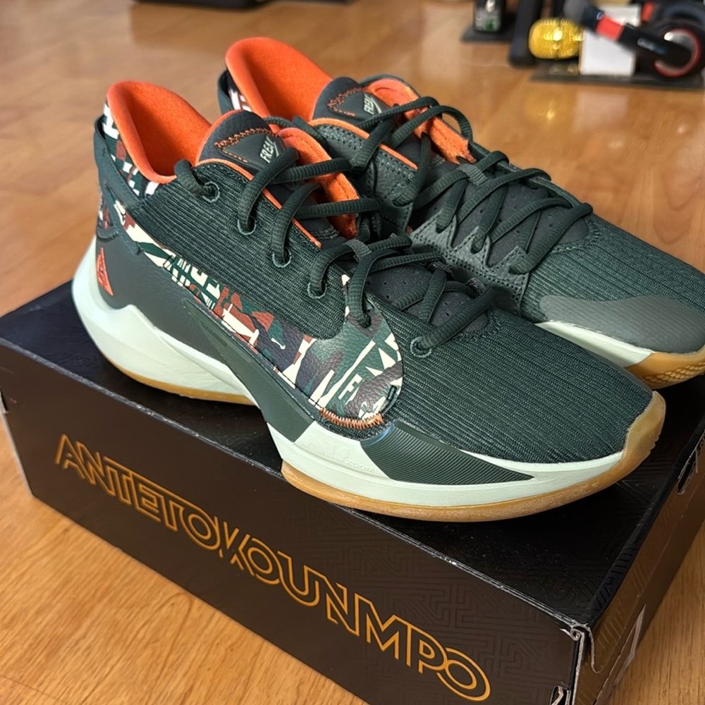 Nike Zoom Freak 2 in vintage green/pistachio